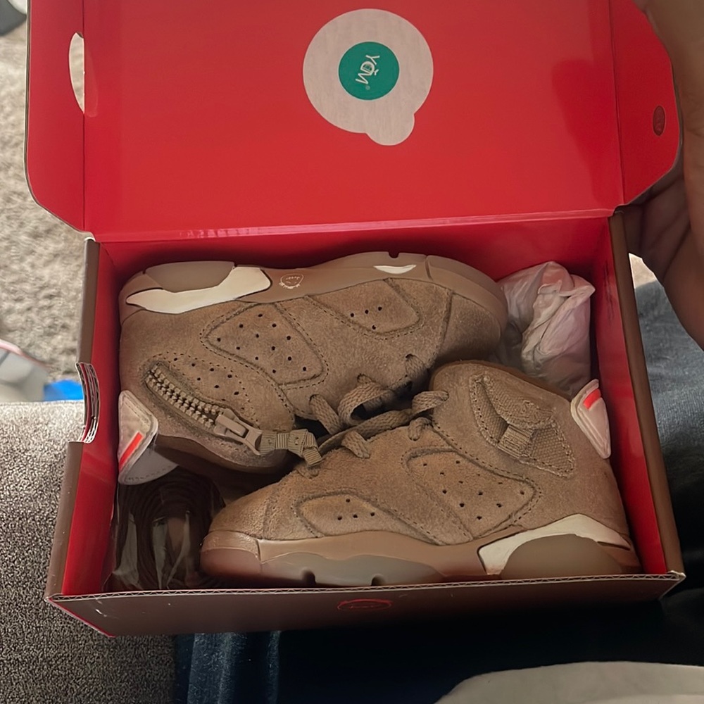 Travis Scott air Jordan 6 baby size ( 6c)